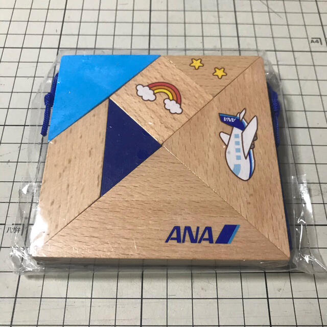 ANA(全日本空輸)(エーエヌエー(ゼンニッポンクウユ))のANA木製　脳育タングラム キッズ/ベビー/マタニティのおもちゃ(知育玩具)の商品写真