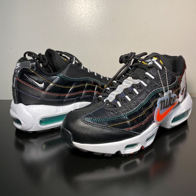 NIKE(ナイキ)のNIKE AIR MAX 95 SE エアマックス ウィンドブレーカー 28.0 メンズの靴/シューズ(スニーカー)の商品写真