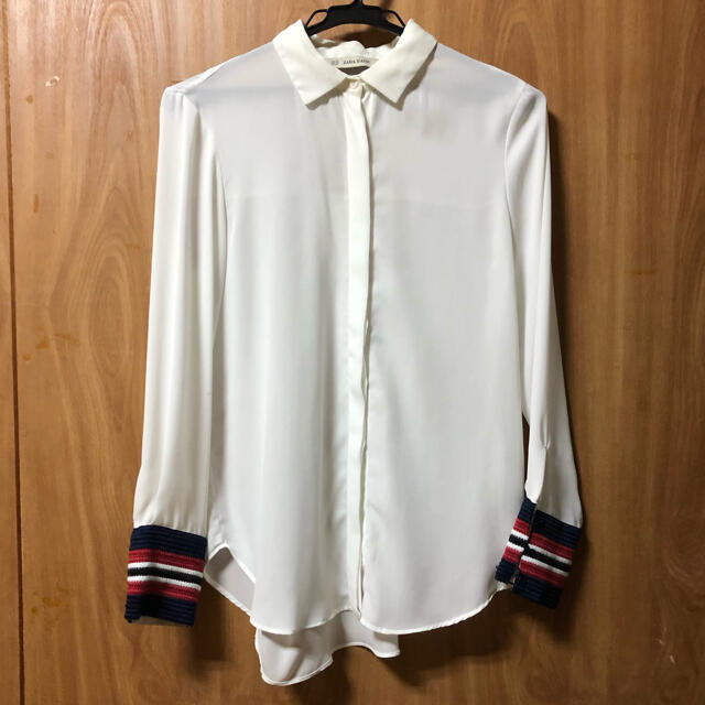 ZARA(ザラ)のZARA シフォンブラウス 白 レディースのトップス(シャツ/ブラウス(長袖/七分))の商品写真