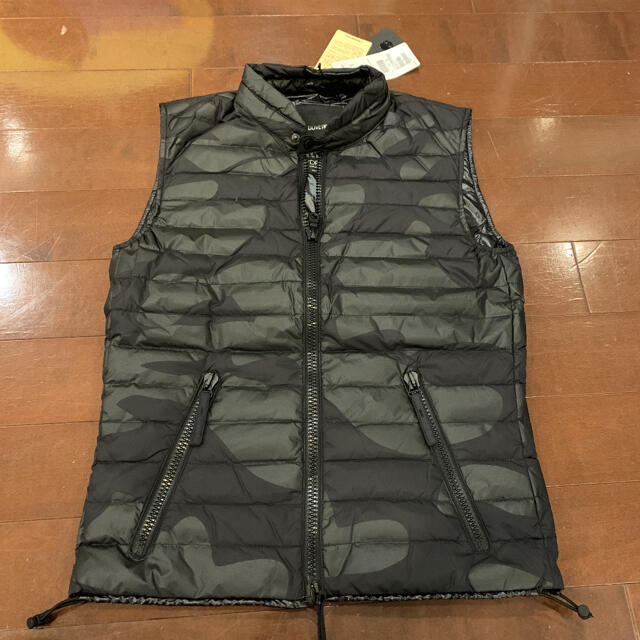 正規店購入!新品未使用!ハイドロゲンの迷彩ダウンベスト