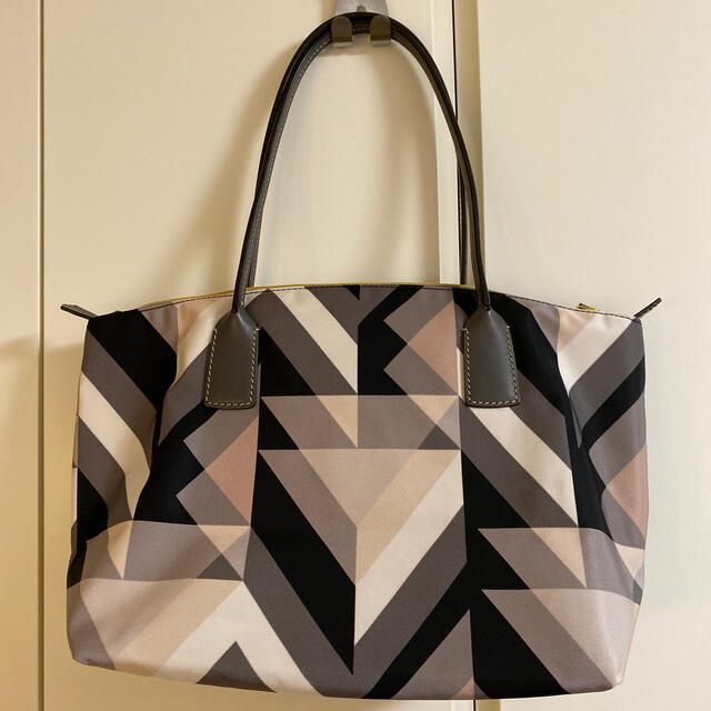 ロベルタピエリ☆幾何学模様トートバッグ レディースのバッグ(トートバッグ)の商品写真