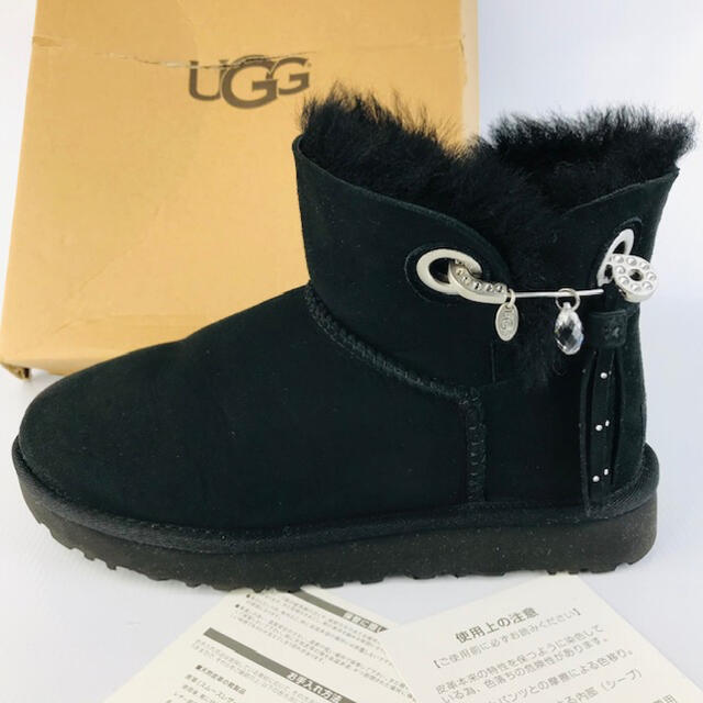 UGG(アグ)の極美品★UGG★JOSEYスワロフスキー製クリスタル付ムートンブーツ(23㎝) レディースの靴/シューズ(ブーツ)の商品写真