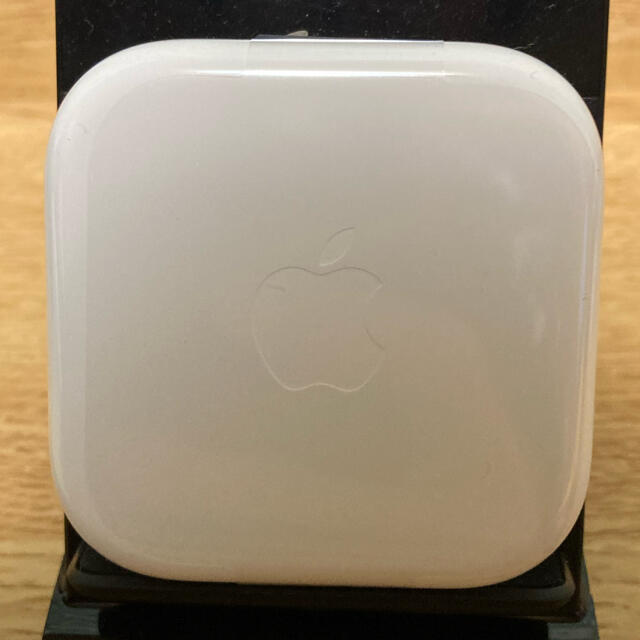 Apple(アップル)のApple Earpods 純正イヤホン スマホ/家電/カメラのオーディオ機器(ヘッドフォン/イヤフォン)の商品写真