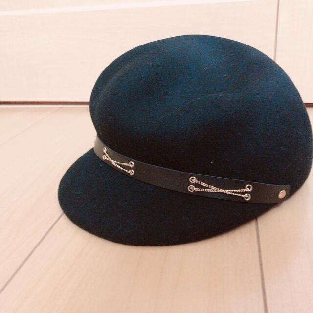 PINK LUSH  クロスキャスケット 帽子 黒 レディースの帽子(キャスケット)の商品写真
