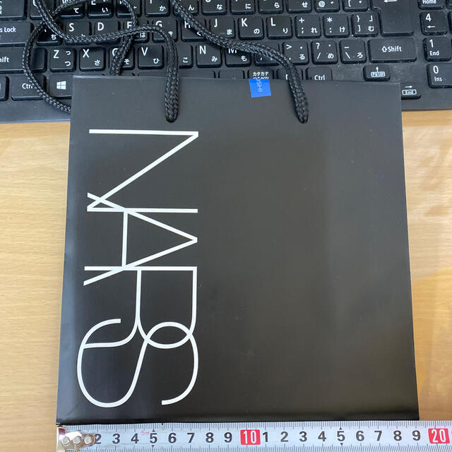 NARS(ナーズ)のNARS ショッパー 紙袋 ショップ袋 レディースのバッグ(ショップ袋)の商品写真