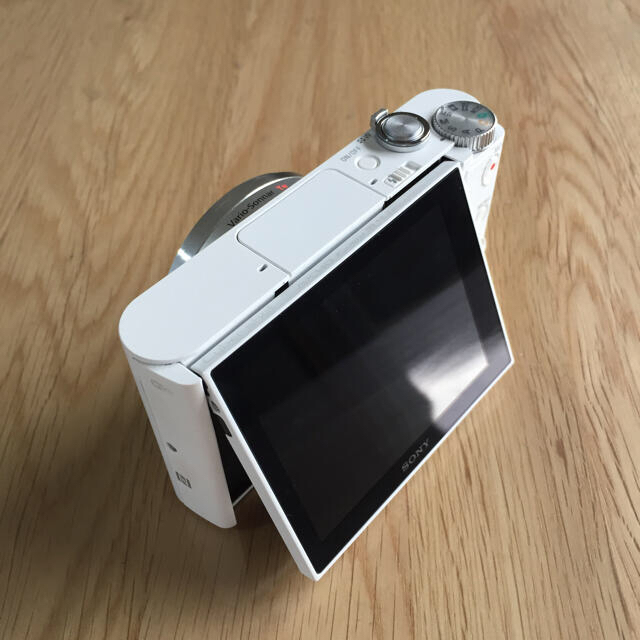 SONY(ソニー)の【専用です】 SONY DSC-WX500 デジカメ ホワイト 説明書付き スマホ/家電/カメラのカメラ(コンパクトデジタルカメラ)の商品写真