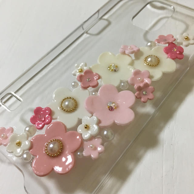 iPhone スマホ ケース お花 ハンドメイドのスマホケース/アクセサリー(スマホケース)の商品写真