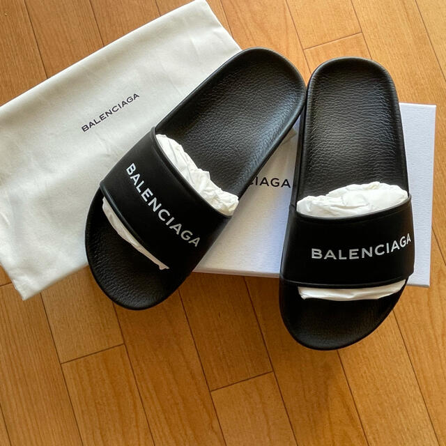 Balenciaga(バレンシアガ)のバレンシアガ   ロゴ　レザー　サンダル レディースの靴/シューズ(サンダル)の商品写真