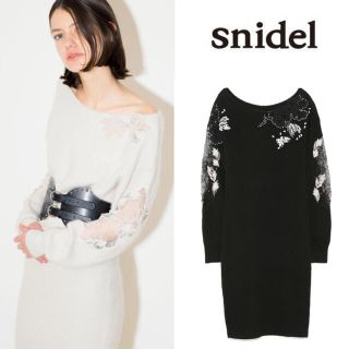 スナイデル(SNIDEL)の【人気品】snidel フラワーレースビジューニットワンピース(ひざ丈ワンピース)