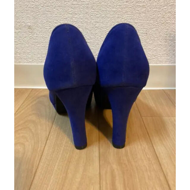 新品！menue メヌエ ハイヒールスエードパンプス 23.5 ブルー レディースの靴/シューズ(ハイヒール/パンプス)の商品写真