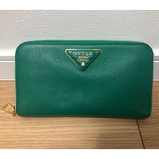 最新デザインの 緑色 長財布 Prada 財布 最新デザインの 緑色 長財布 Prada 財布