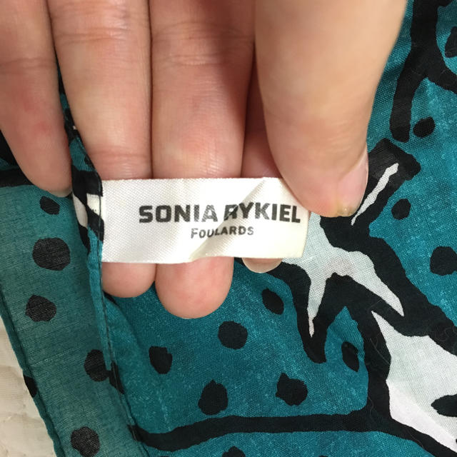 SONIA RYKIEL(ソニアリキエル)のイチゴ柄スカーフ レディースのファッション小物(バンダナ/スカーフ)の商品写真