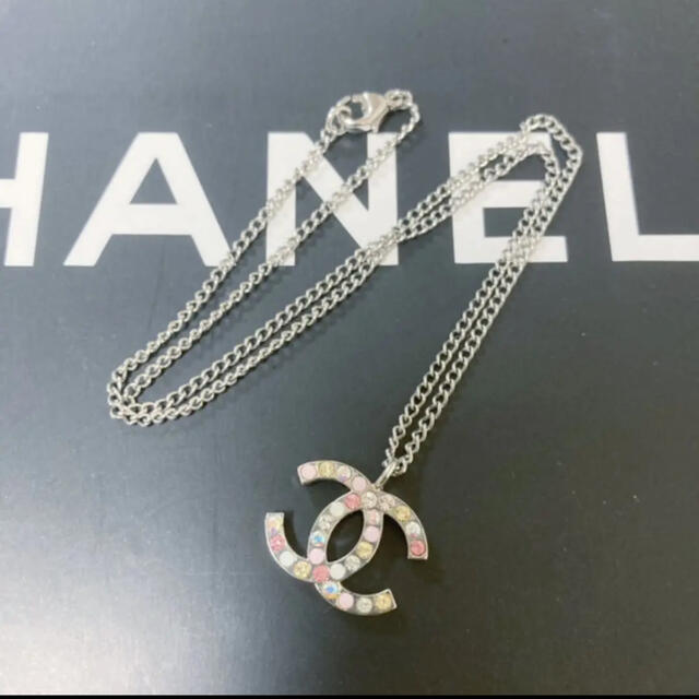 CHANEL(シャネル)のCHANEL ラインストーン ココマーク ネックレス レディースのアクセサリー(ネックレス)の商品写真