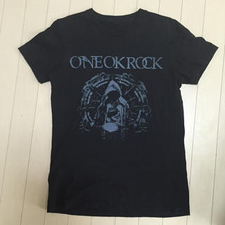 ワンオクロック(ONE OK ROCK)のワンオクツアーT(ミュージシャン)