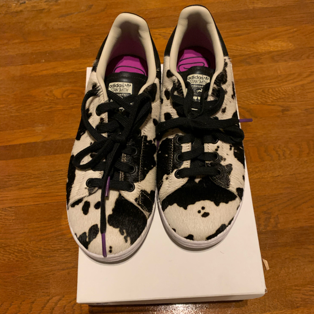 adidas - adidas ORIGINALS STAN SMITH 牛柄 ハラコの通販 by adidas - adidas ORIGINALS STAN SMITH 牛柄 ハラコの通販 by