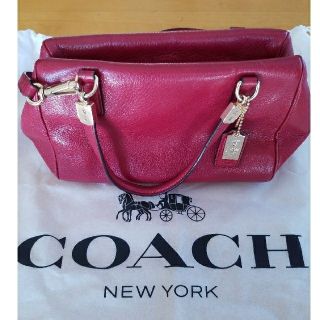 コーチ(COACH)の【大特価❗】COACH ショルダーバッグ ピンクレッド色(ショルダーバッグ)