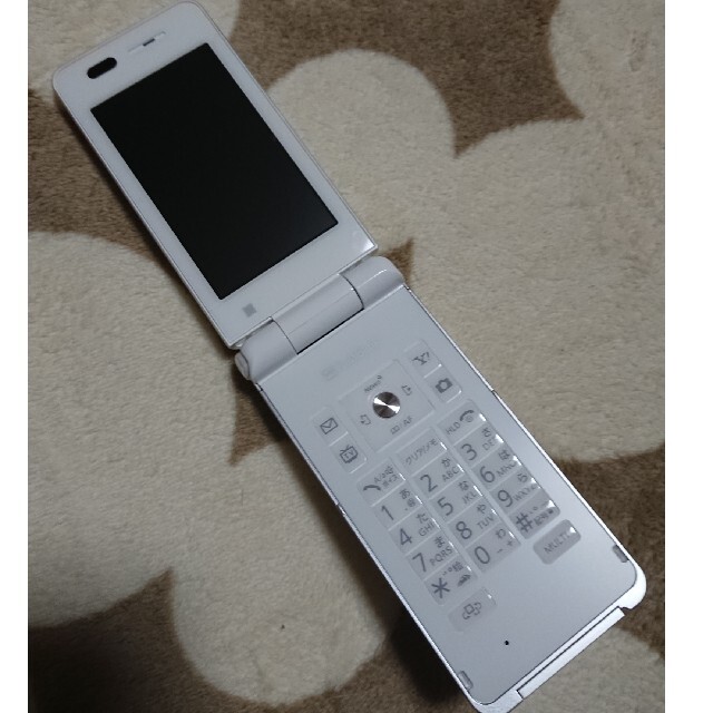 Softbank(ソフトバンク)のSoftBank823P 携帯電話機セット(箱有) スマホ/家電/カメラのスマートフォン/携帯電話(携帯電話本体)の商品写真