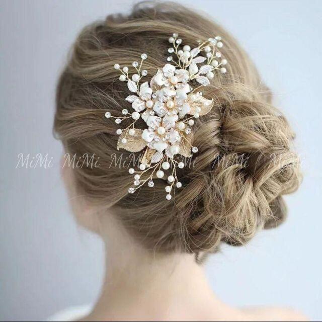 ☆新品ゴールド ヘッドドレス花ウェディングヘアアクセサリーブライダル髪飾り結婚式 レディースのフォーマル/ドレス(ウェディングドレス)の商品写真