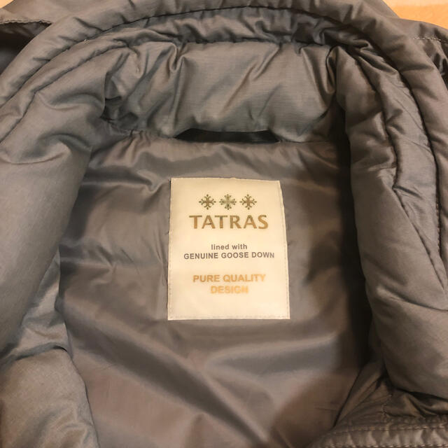 TATRAS(タトラス)のタトラス グレーダウンベスト02完売商品モンクレールヘルノ レディースのジャケット/アウター(ダウンベスト)の商品写真