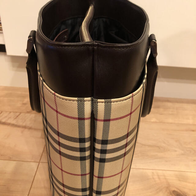 BURBERRY(バーバリー)の【超美品】値下げ　BURBERRY バーバリー バッグ レディースのバッグ(ハンドバッグ)の商品写真