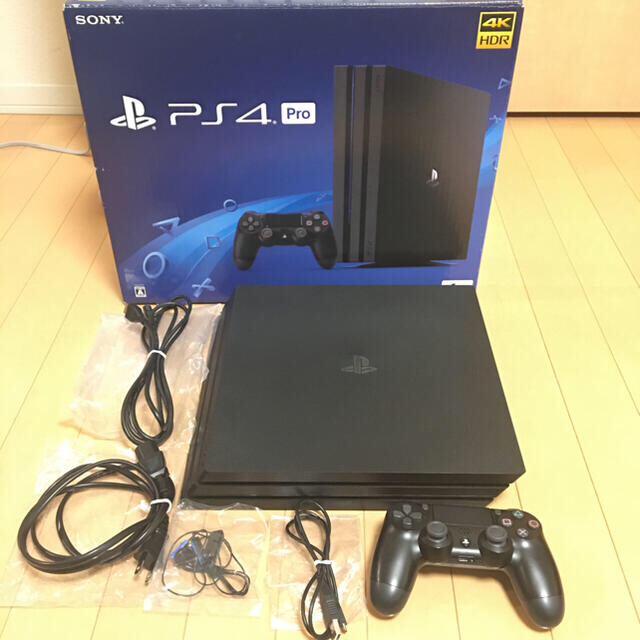 PlayStation4(プレイステーション4)のSONY PlayStation4 Pro 本体 CUH-7100BB01 エンタメ/ホビーのゲームソフト/ゲーム機本体(家庭用ゲーム機本体)の商品写真