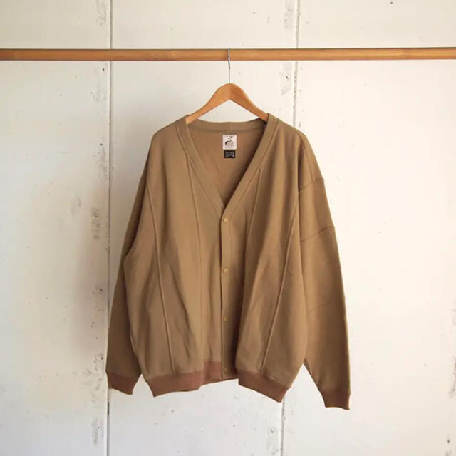 BEAMS(ビームス)のnoroll sadwalk cardigan khaki メンズのトップス(カーディガン)の商品写真