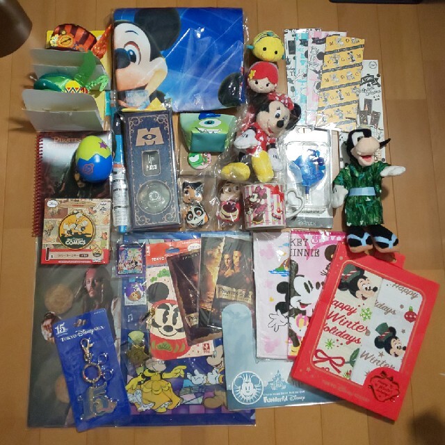 【まとめ売り】ディズニーグッズ37点詰め合わせセット✩.*˚ | フリマアプリ ラクマ