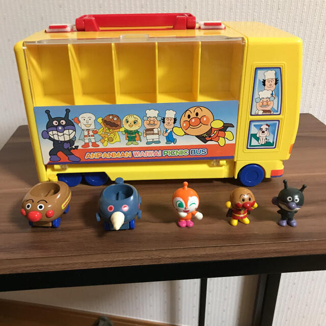 アンパンマンミュージアムわいわいピクニックバス