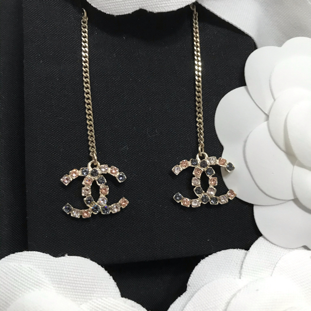 CHANEL - ＊専用になりました＊美品＊シャネル ピアス ロングチェーン クリスタルの通販 by mimi'sshop｜シャネルならラクマ