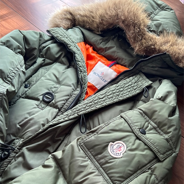 MONCLER(モンクレール)のモンクレール　ダウン　 メンズのジャケット/アウター(ダウンジャケット)の商品写真