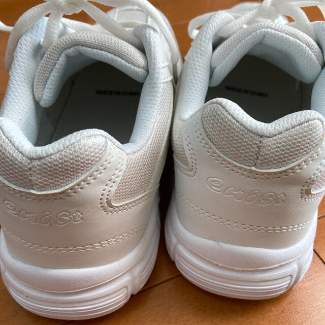 ホワイトスニーカー レディースの靴/シューズ(スニーカー)の商品写真
