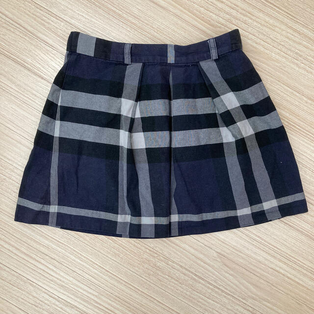 BURBERRY(バーバリー)のバーバリー10Y140cm キッズ/ベビー/マタニティのキッズ服女の子用(90cm~)(スカート)の商品写真