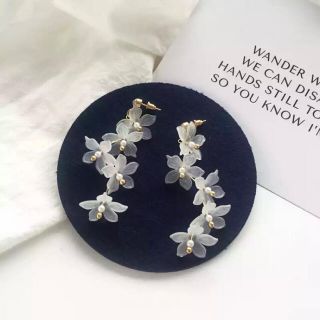 リリーブラウン(Lily Brown)のflower pierce(ピアス)