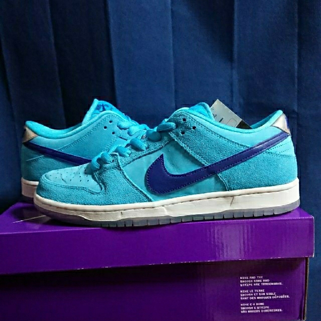 NIKE(ナイキ)のNIKE SB DUNK LOW PRO "BLUE FURY" ダンク メンズの靴/シューズ(スニーカー)の商品写真