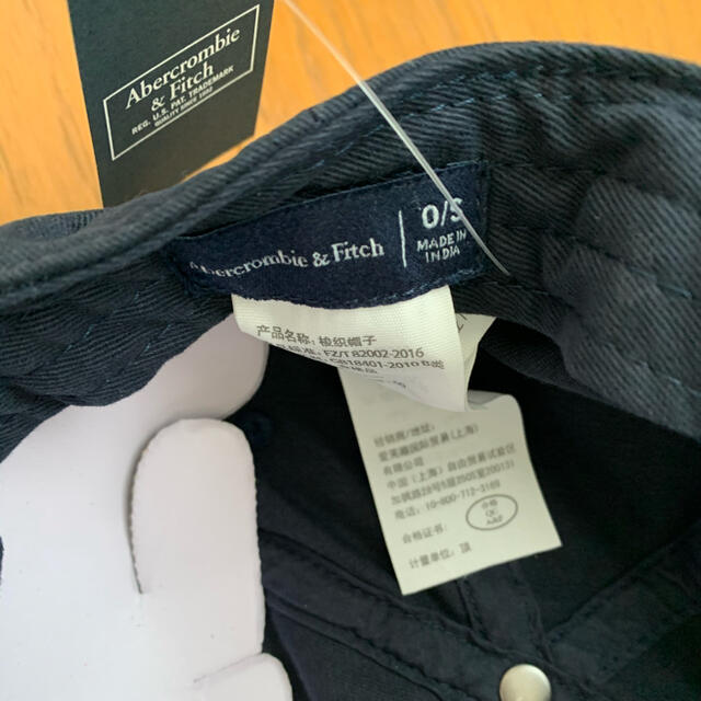 Abercrombie&Fitch(アバクロンビーアンドフィッチ)のアバクロ　キャップ　ネイビー メンズの帽子(キャップ)の商品写真