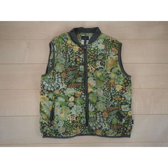 patagonia(パタゴニア)のPatagonia パタゴニア ナイロンベスト 花柄 フラワー アウトドア レディースのジャケット/アウター(ダウンベスト)の商品写真