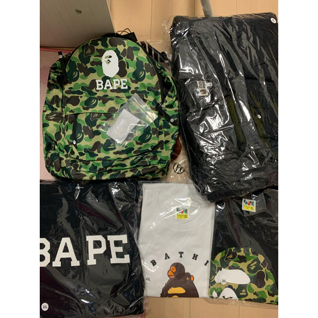 A BATHING APE(アベイシングエイプ)の激レア2XL新品！ BAPEプレミアム HAPPYNEW YEAR BAG福袋 メンズのトップス(パーカー)の商品写真