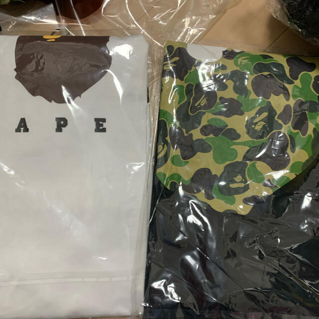 A BATHING APE(アベイシングエイプ)の激レア2XL新品！ BAPEプレミアム HAPPYNEW YEAR BAG福袋 メンズのトップス(パーカー)の商品写真