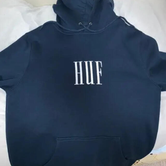 HUF ロゴパーカー