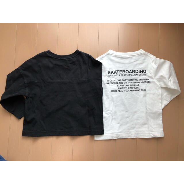 GU(ジーユー)のロンT 110センチ　2枚セット キッズ/ベビー/マタニティのキッズ服男の子用(90cm~)(Tシャツ/カットソー)の商品写真