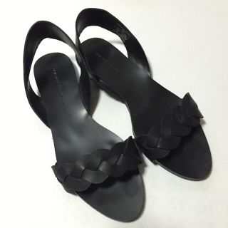 ザラ(ZARA)のZARA人気完売★ブラックレザーサンダル(サンダル)