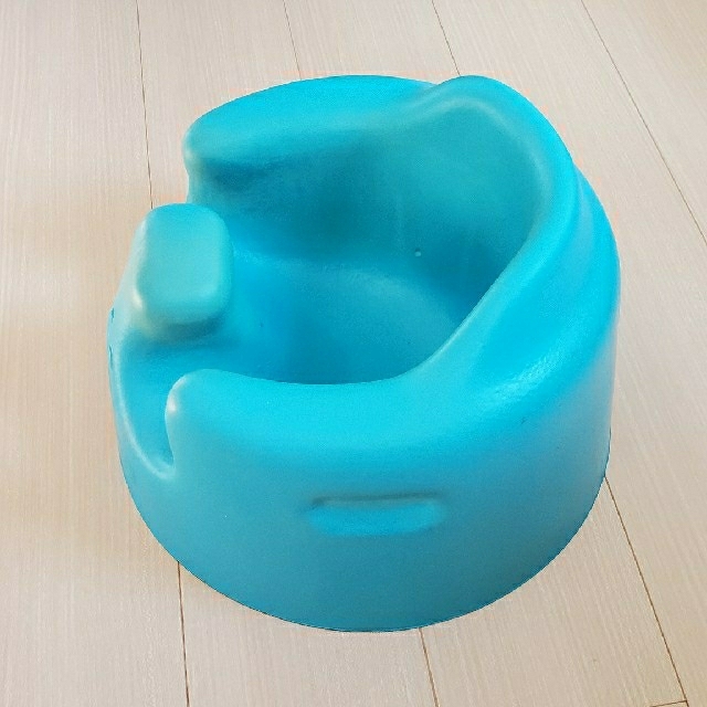 Bumbo(バンボ)のBumbo + 専用プレートレイ セット キッズ/ベビー/マタニティのキッズ/ベビー/マタニティ その他(その他)の商品写真