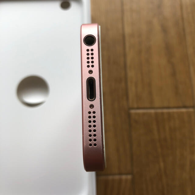 美品 SIMフリー iPhone SE 64GB ROSE GOLD 2