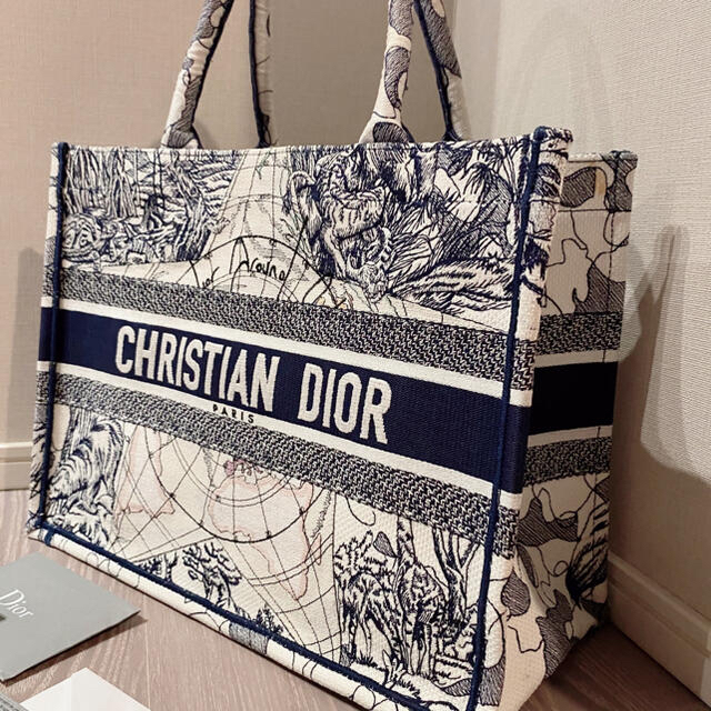 Dior(ディオール)の【hsさま専用】ディオール　トート　Dior BookTote レディースのバッグ(トートバッグ)の商品写真
