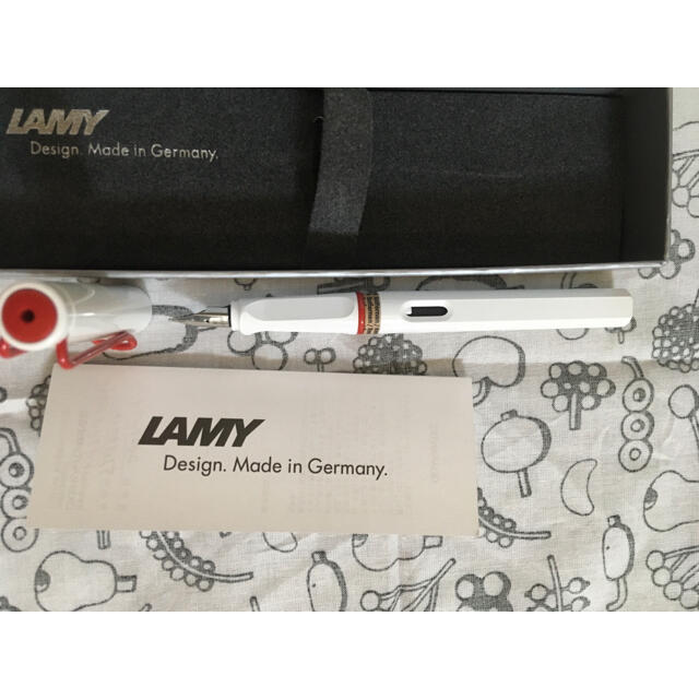 ホワイトレッドクリップ　LAMY サファリ SAFARI 万年筆 新品未使用