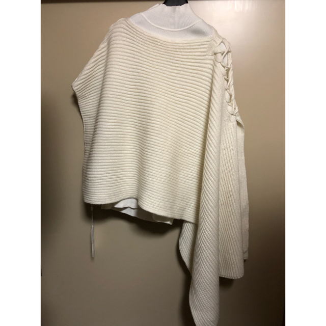 Ameri VINTAGE(アメリヴィンテージ)のAmeri  4WAY MUFFLER LAYERED KNIT ホワイト レディースのトップス(ニット/セーター)の商品写真