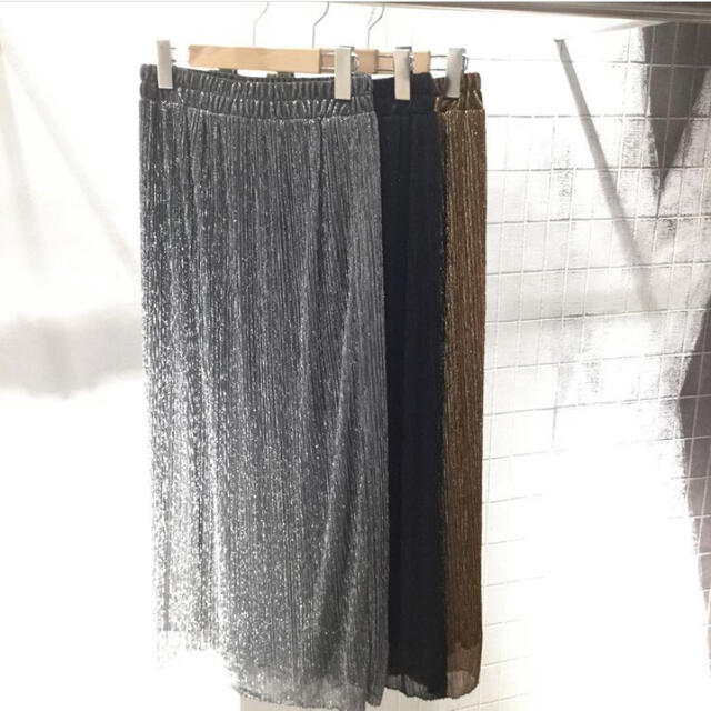 JEANASIS(ジーナシス)のjeanasis シャイニープリーツスカート  レディースのスカート(ひざ丈スカート)の商品写真