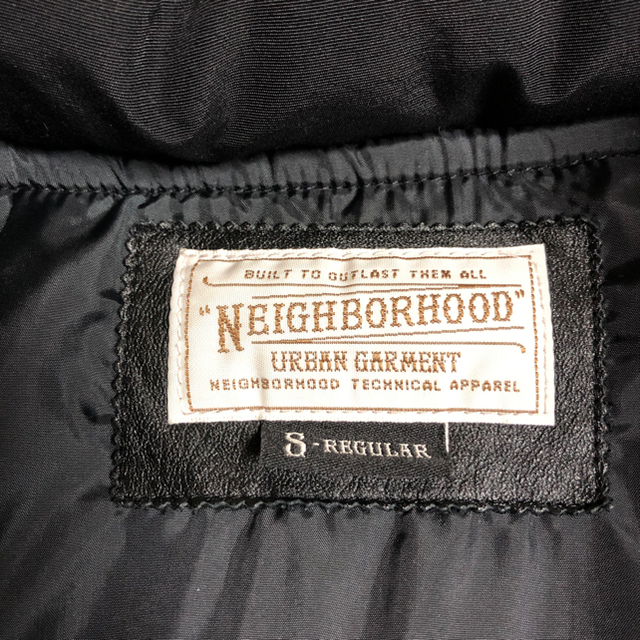 NEIGHBORHOOD(ネイバーフッド)の美品 NEIGHBORHOOD (ネイバーフッド)　ダウンジャケット ブラック メンズのジャケット/アウター(ダウンジャケット)の商品写真