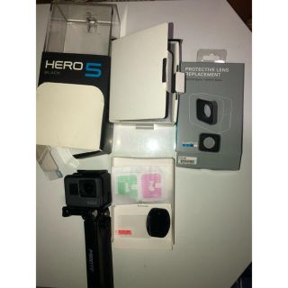 ゴープロ(GoPro)の値下げ交渉可！！GoPro HERO5 ゴープロ 付属品あり(コンパクトデジタルカメラ)