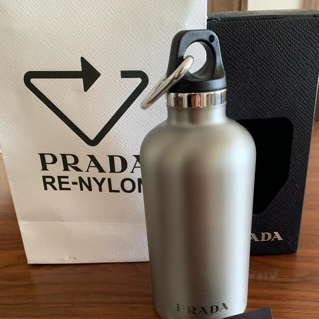 PRADA - PRADAステンレスボトルの+inforsante.fr